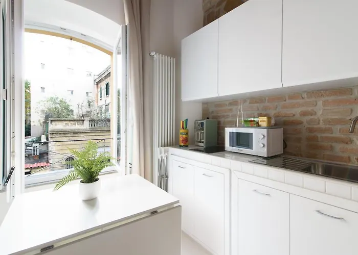 White Ostilia Apartman Róma
