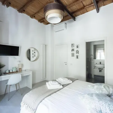 White Ostilia Apartman *