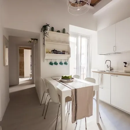 White Ostilia Apartman Róma