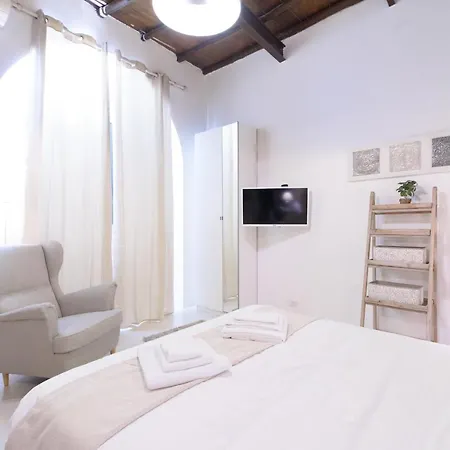 White Ostilia Appartement *