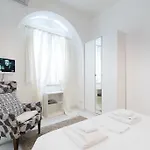 White Ostilia Řím
