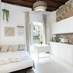 White Ostilia Apartmán *