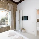 White Ostilia Apartmán