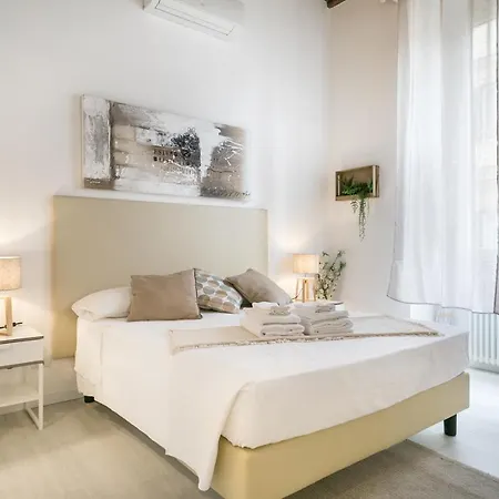 Daire White Ostilia Roma