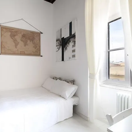 Apartment White Ostilia Rome