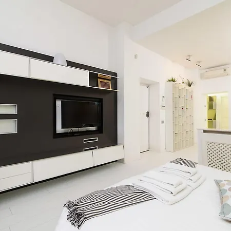 White Ostilia Apartmán