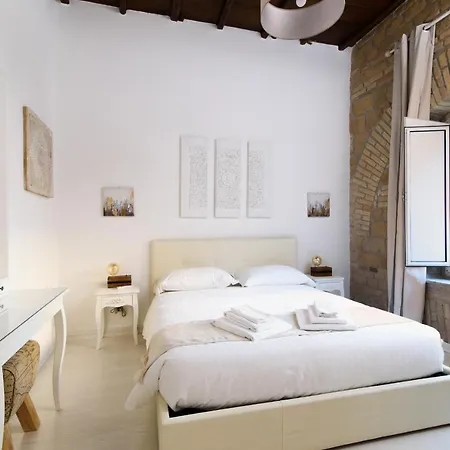 White Ostilia Ρώμη